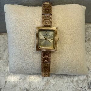 Pre-Owned  Vintage Women's‎ Squared gold tone Anne Klein wristwatch